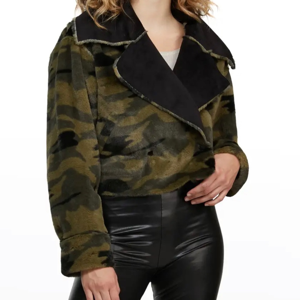NEW WO Tags 🔥🔥NVLT Camo Faux Shearling Reversible Suede Coat 🖤💚 Medium
